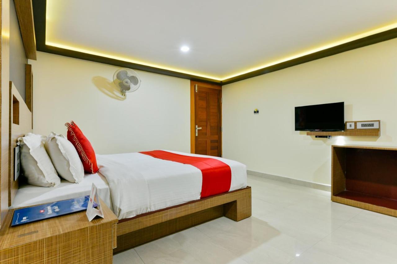 Oyo 1889 Hotel Aj Park Alappuzha Ngoại thất bức ảnh