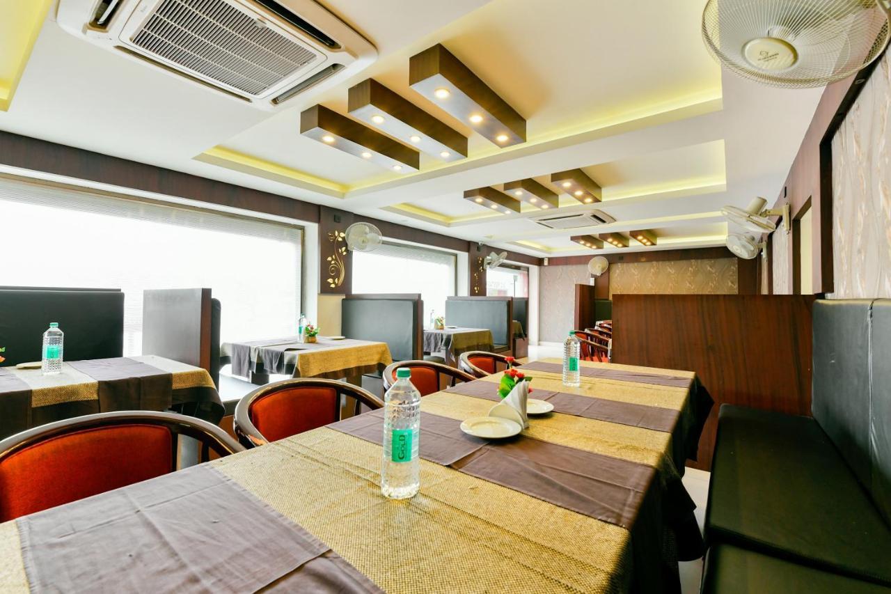 Oyo 1889 Hotel Aj Park Alappuzha Ngoại thất bức ảnh